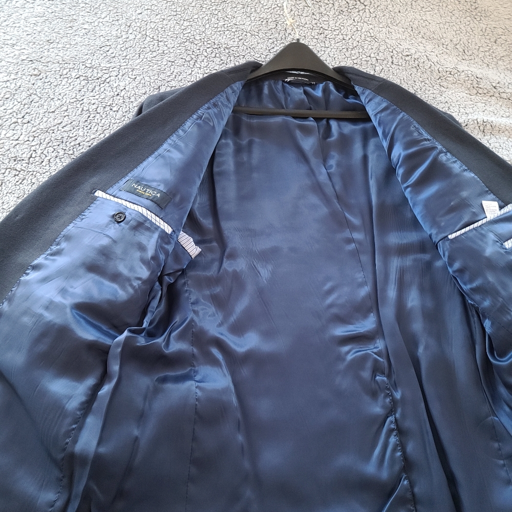 clothes - Picture 4 of 4